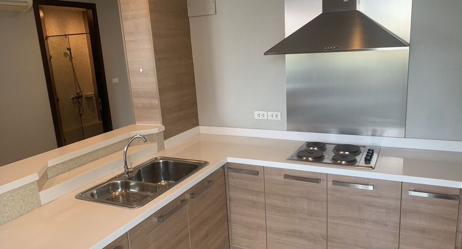 For rent 2 bedrooms condo in Watthana, Bangkok