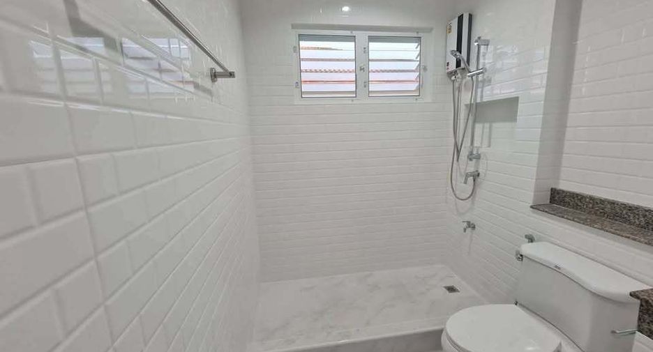 For rent 3 bedrooms house in Mueang Samut Prakan, Samut Prakan