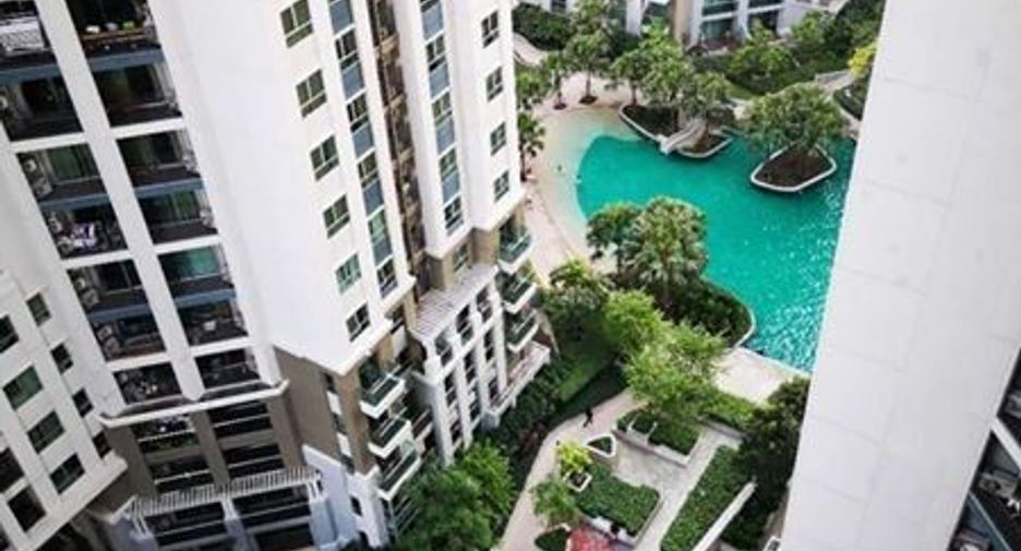 For rent 2 bedrooms condo in Huai Khwang, Bangkok