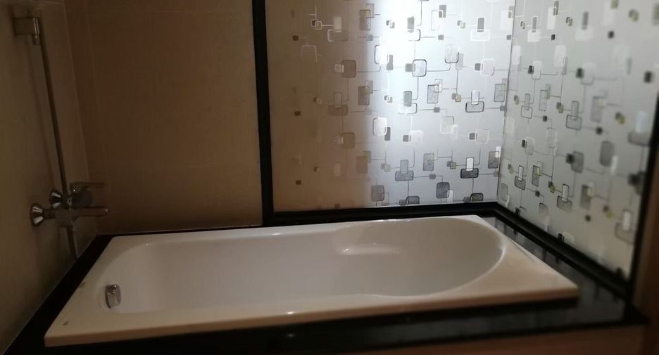 For rent 1 bed condo in Watthana, Bangkok