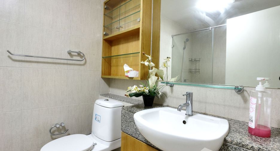 For rent 1 bed condo in Watthana, Bangkok