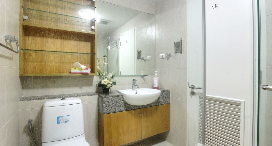 For rent 1 bed condo in Watthana, Bangkok