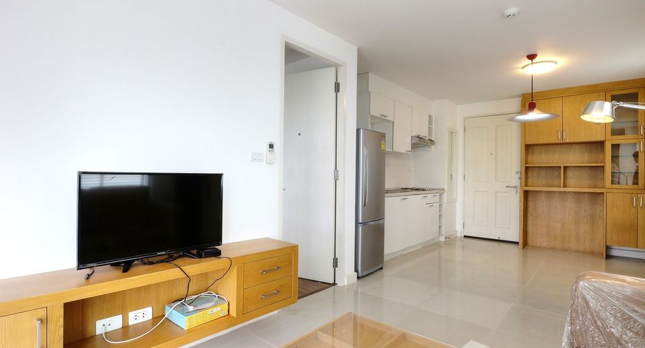 For rent 1 bed condo in Watthana, Bangkok