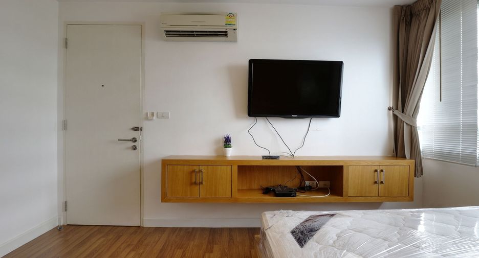 For rent 1 bed condo in Watthana, Bangkok