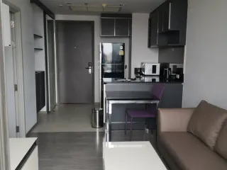 出租 1 卧室 公寓 在 Khlong San, 曼谷