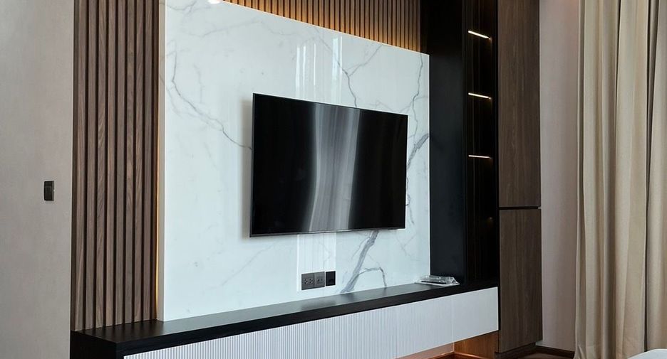 For rent 2 bedrooms condo in Watthana, Bangkok