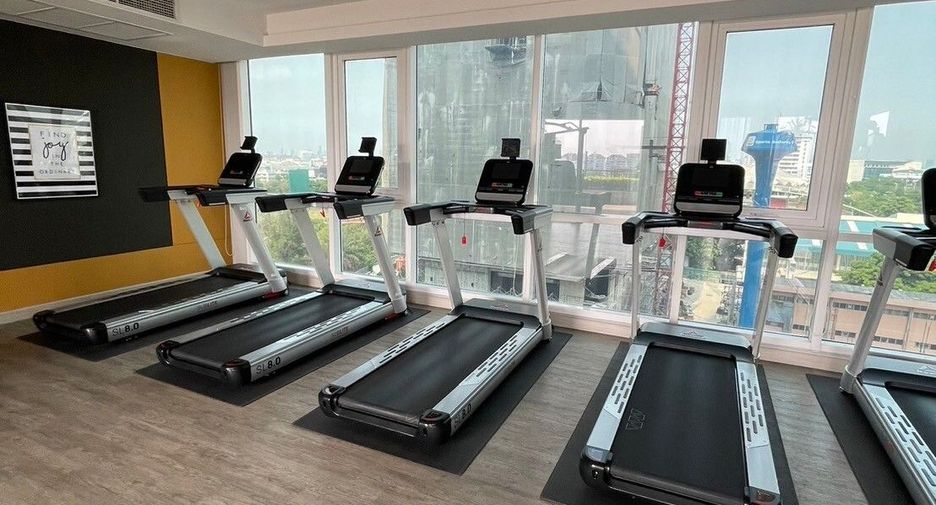 Condo en alquiler de 1 habitaciones en Huai Khwang, Bangkok