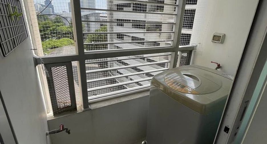Wohnung zur Miete mit 1 Zimmer in Khlong San, Bangkok