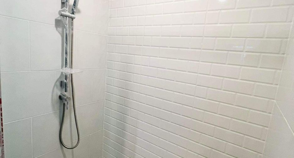 For rent 1 bed condo in Wang Thonglang, Bangkok