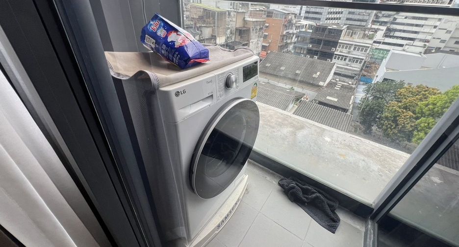For rent 1 bed condo in Pathum Wan, Bangkok