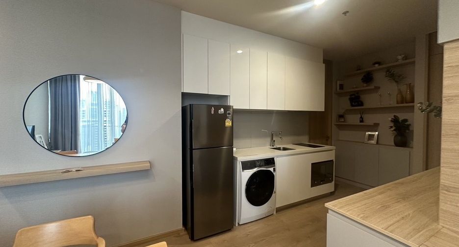 For rent 2 bedrooms condo in Watthana, Bangkok