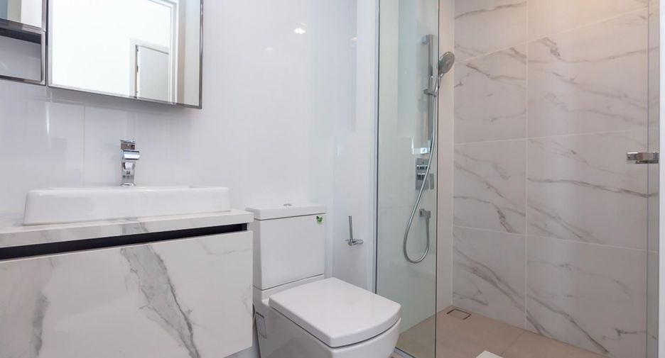 For rent 1 bed condo in Phra Khanong, Bangkok