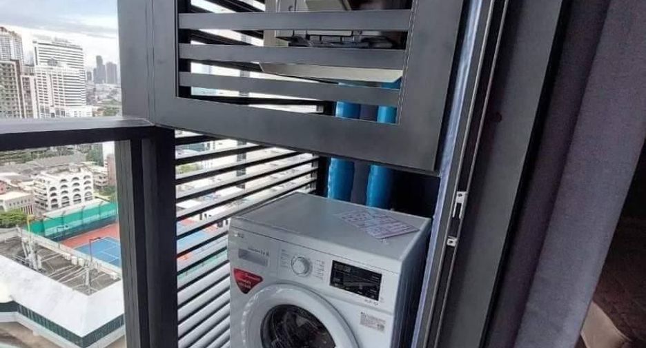 Wohnung zur Miete mit Studio in Huai Khwang, Bangkok