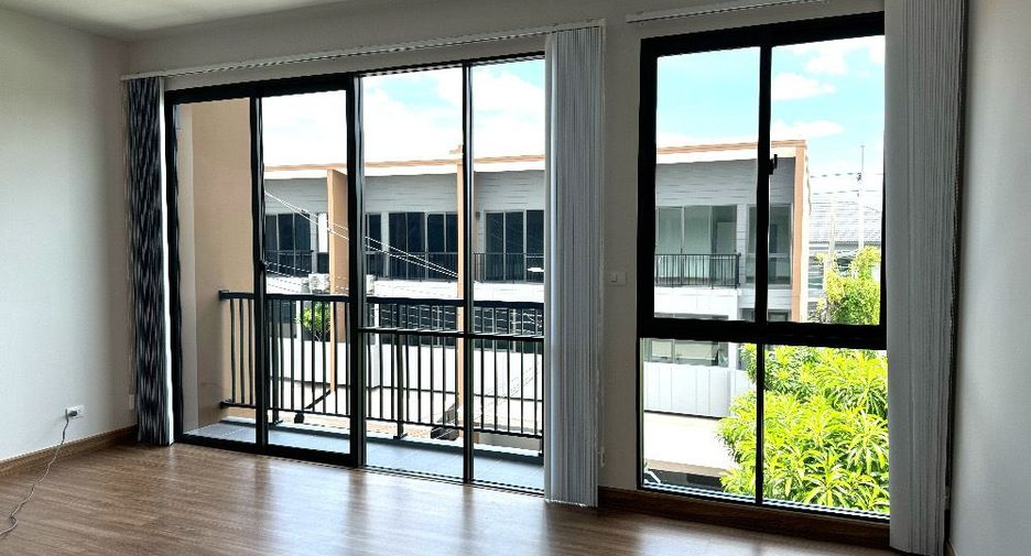 Reihenhaus zur Miete mit 3 Zimmer in Suan Luang, Bangkok