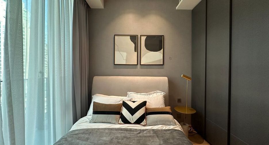 For rent 2 bedrooms condo in Pathum Wan, Bangkok