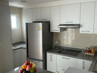 Apartamento en alquiler de 2 habitaciones en Khlong Toei, Bangkok