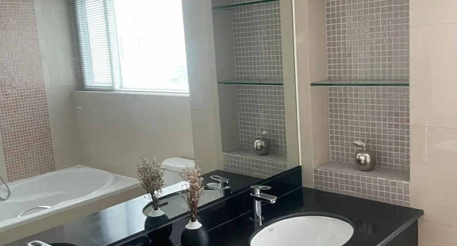For rent 2 ベッドルーム apartment in Khlong Toei, Bangkok