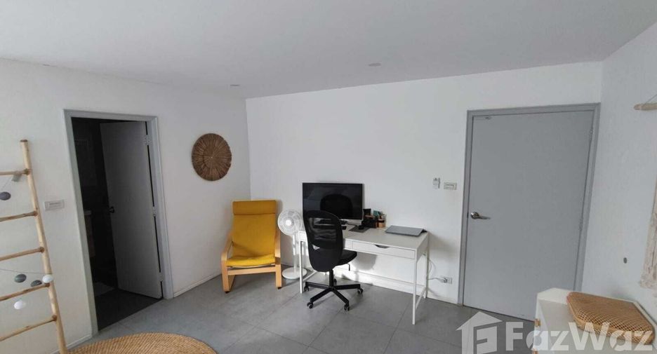 Condo en alquiler de 3 habitaciones en Watthana, Bangkok