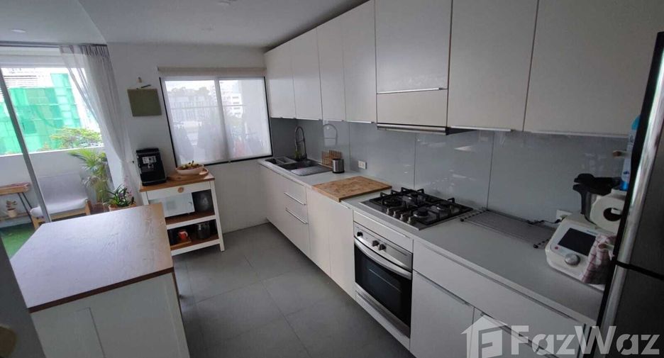 Condo en alquiler de 3 habitaciones en Watthana, Bangkok