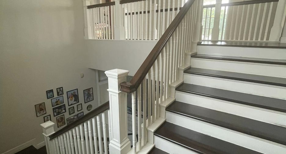 Casa en alquiler de 4 habitaciones en Bang Phli, Samut Prakan