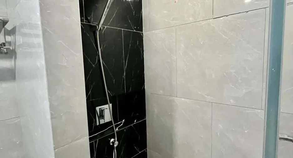 For rent 2 bedrooms condo in Huai Khwang, Bangkok