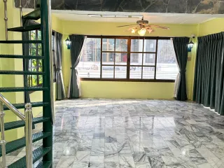 For sale and for rent 3 bedrooms townhouse in Din Daeng, Bangkok