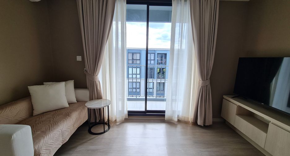 For rent 2 bedrooms condo in Huai Khwang, Bangkok