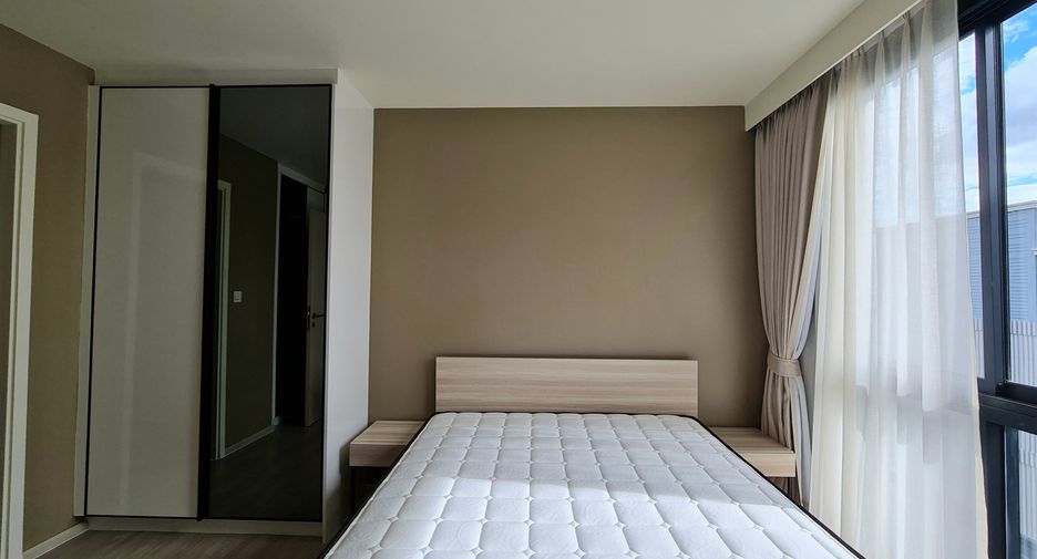 For rent 2 bedrooms condo in Huai Khwang, Bangkok