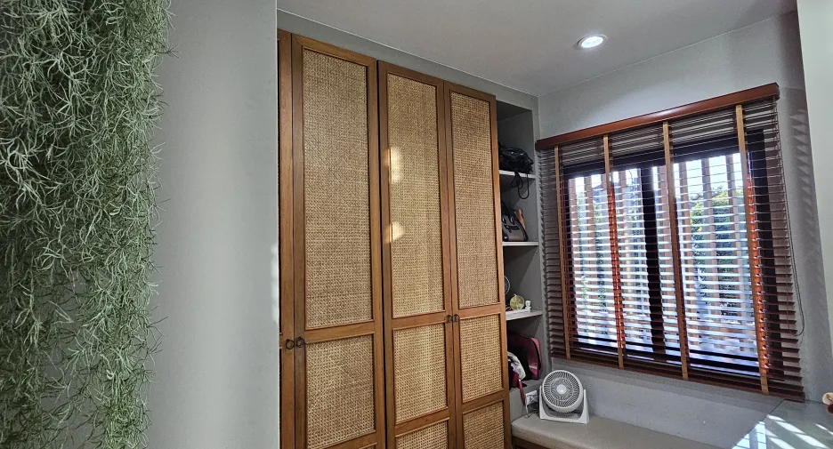 For sale and for rent 4 bedrooms house in Bang Phli, Samut Prakan