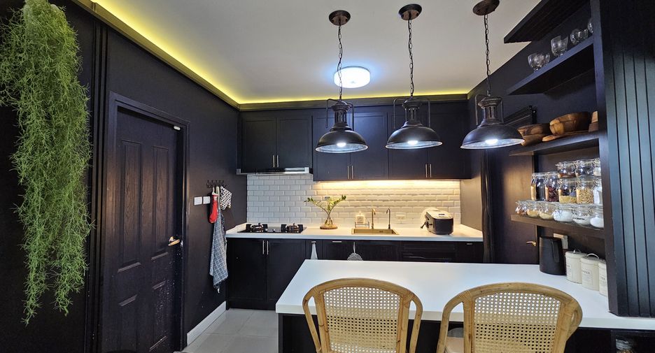 For sale and for rent 4 bedrooms house in Bang Phli, Samut Prakan