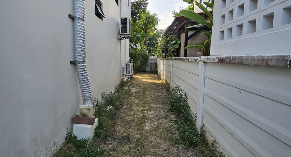 For sale and for rent 4 bedrooms house in Bang Phli, Samut Prakan