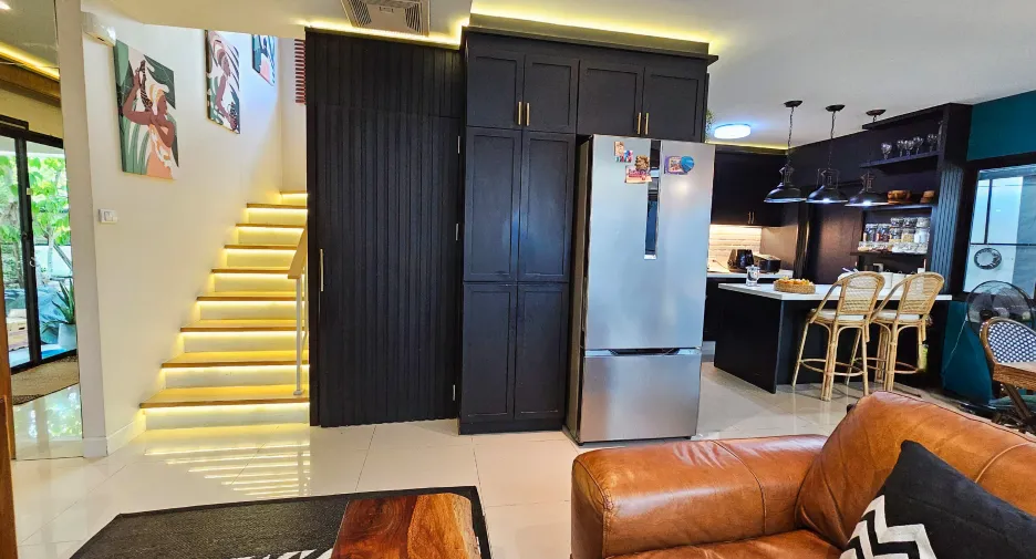 For sale and for rent 4 bedrooms house in Bang Phli, Samut Prakan