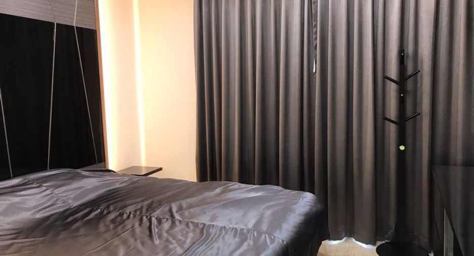 For rent 2 bedrooms condo in Yan Nawa, Bangkok
