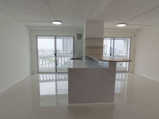 For rent 2 bedrooms apartment in Khlong Toei, Bangkok