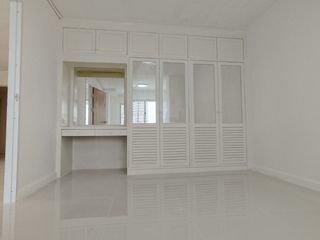 For rent 2 bedrooms apartment in Khlong Toei, Bangkok