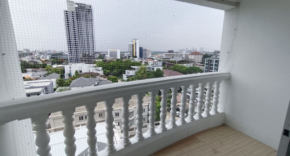 For rent 2 bedrooms apartment in Khlong Toei, Bangkok
