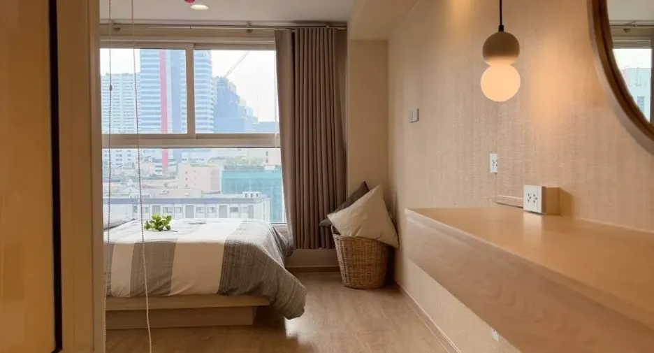 For rent 1 bed condo in Bang Rak, Bangkok