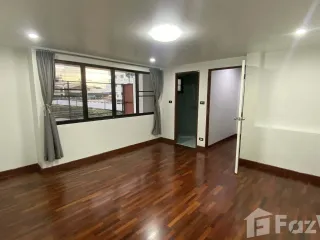 For rent 4 bedrooms townhouse in Bang Na, Bangkok