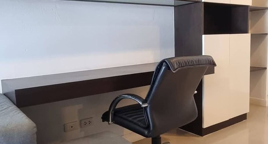 For rent 1 bed condo in Phaya Thai, Bangkok