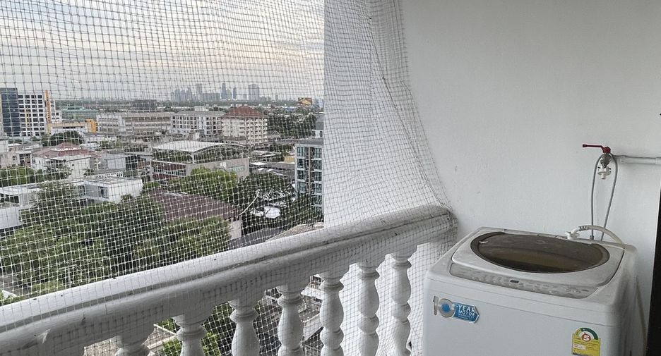 For rent 2 bedrooms apartment in Khlong Toei, Bangkok