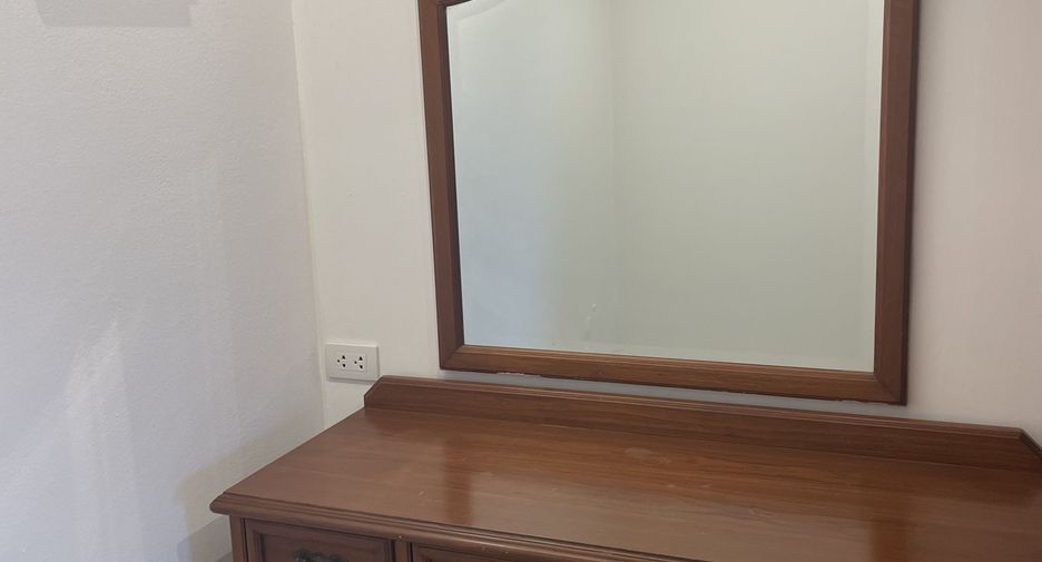 For rent 2 bedrooms apartment in Khlong Toei, Bangkok