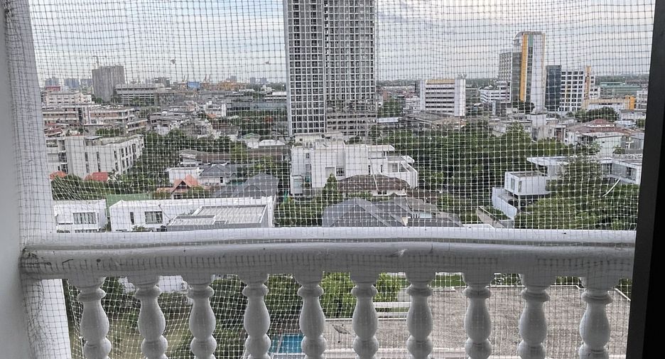 For rent 2 bedrooms apartment in Khlong Toei, Bangkok