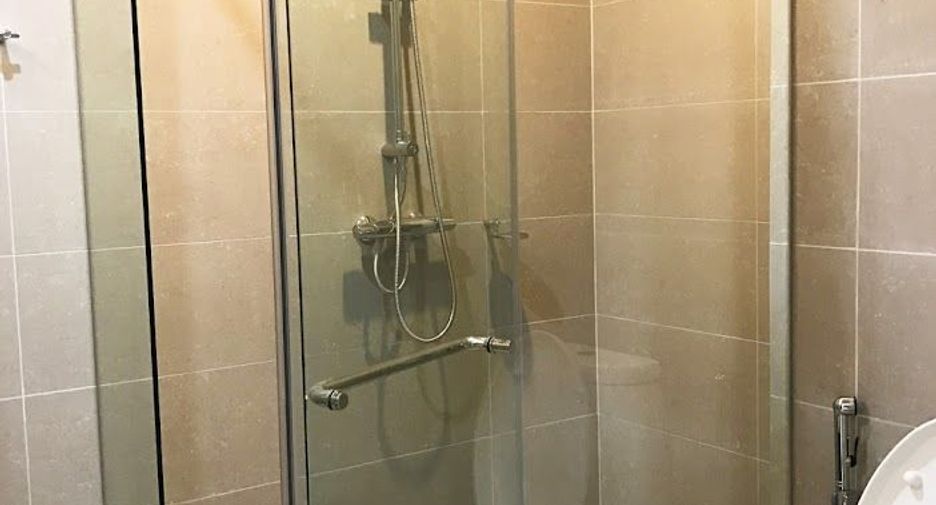 For rent 1 bed condo in Pathum Wan, Bangkok
