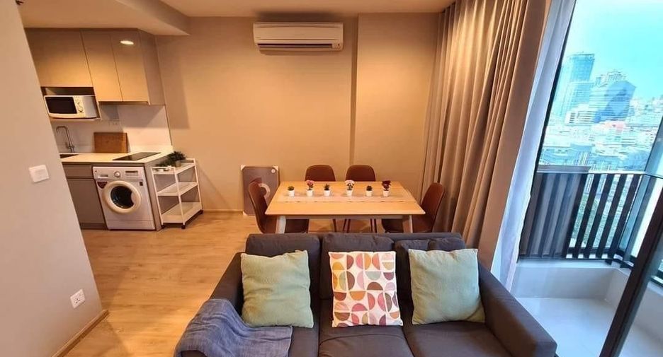 For rent 2 bedrooms condo in Ratchathewi, Bangkok