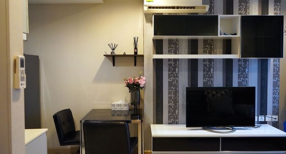 For rent 2 bedrooms condo in Ratchathewi, Bangkok