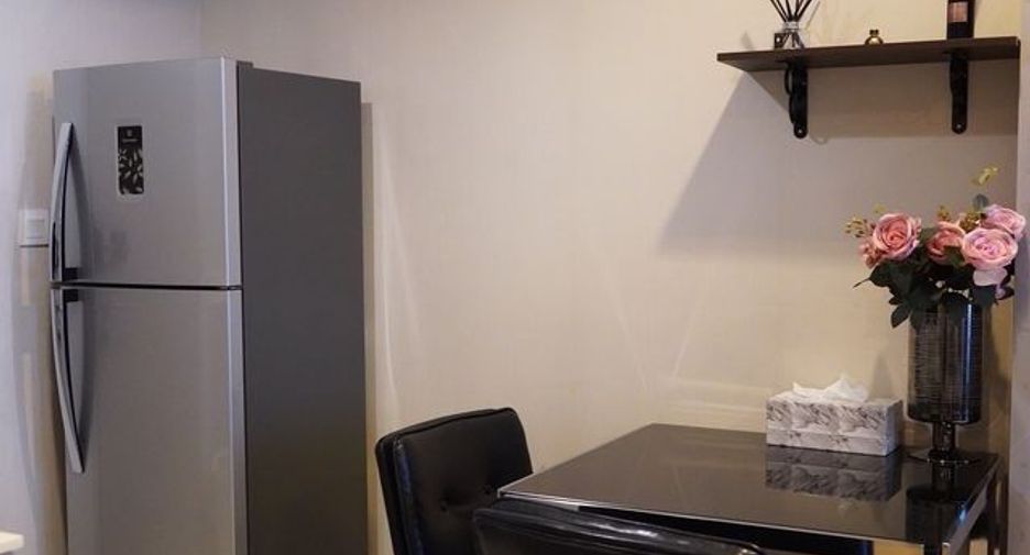 For rent 2 bedrooms condo in Ratchathewi, Bangkok