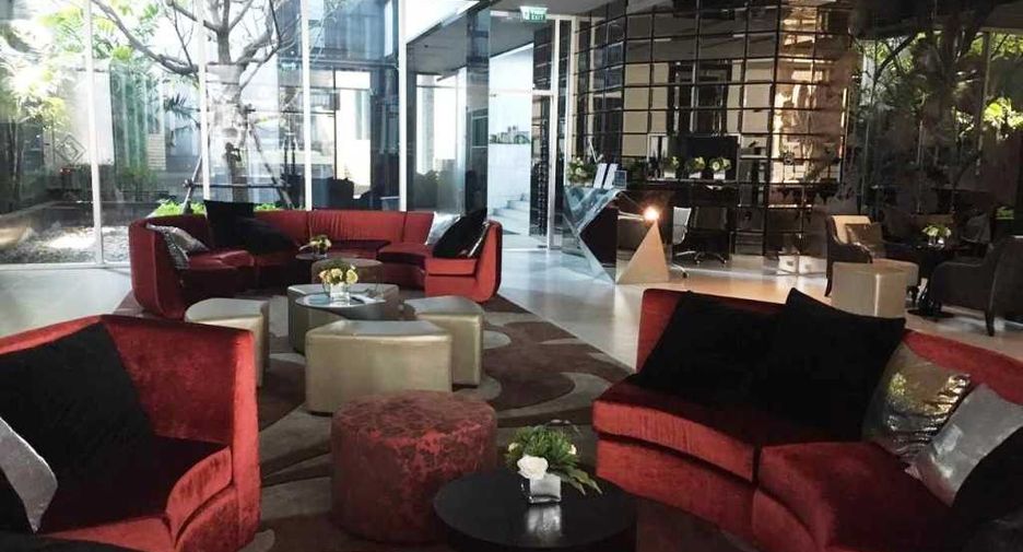 Condo en alquiler de 2 habitaciones en Phra Khanong, Bangkok