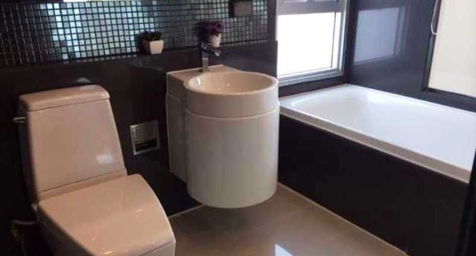 Condo en alquiler de 2 habitaciones en Phra Khanong, Bangkok