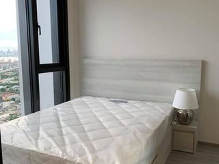 À louer 1 chambre condo à Phra Khanong, Bangkok