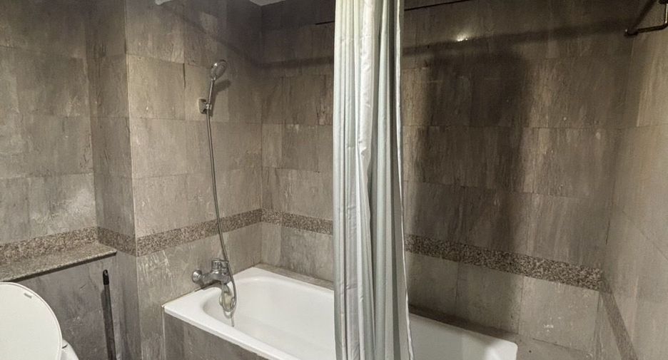 For rent 1 bed condo in Watthana, Bangkok